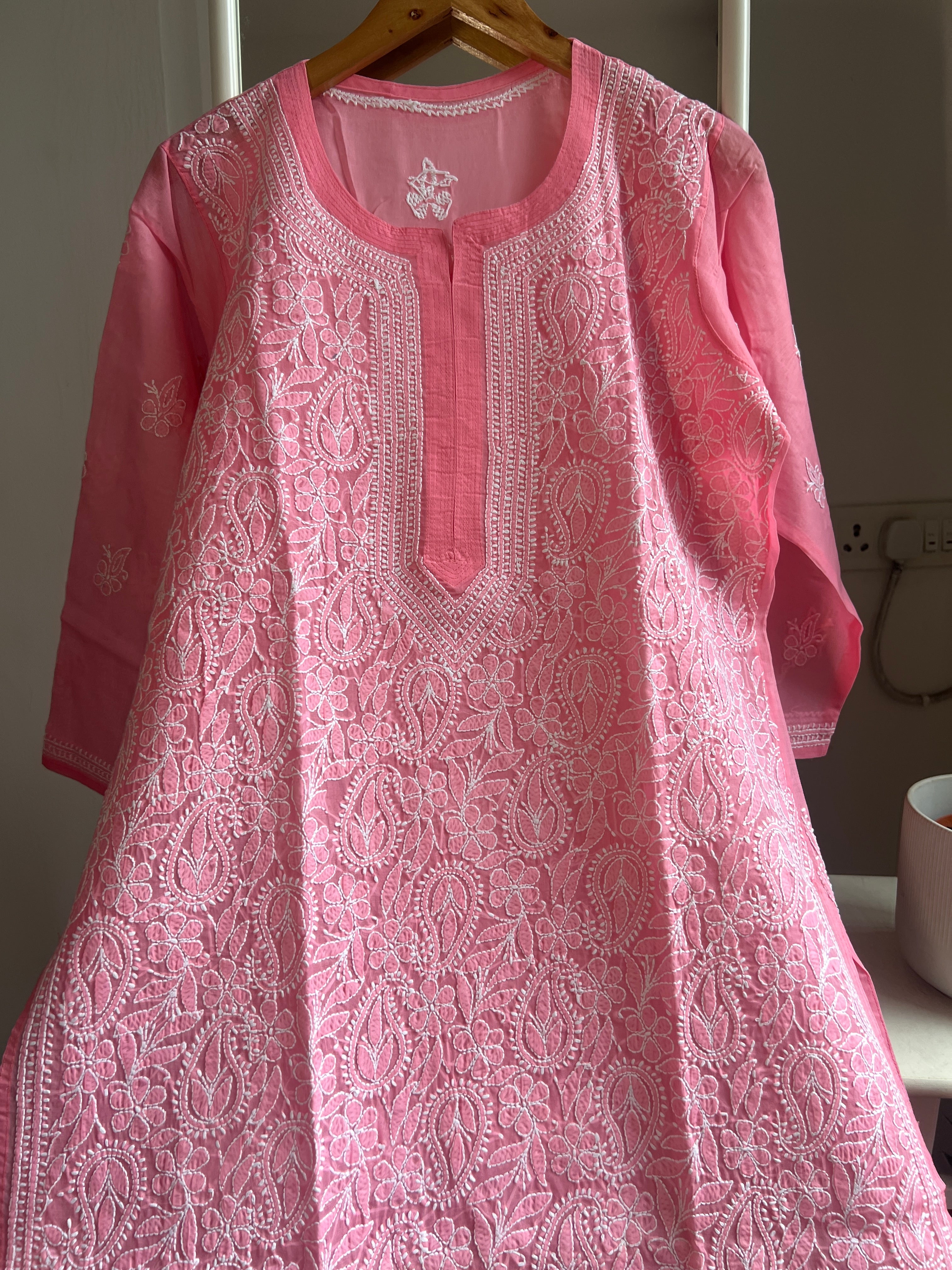 Cotton Chikankari Kurti - Pink -white thread work ARIAA CHIKANKARI 