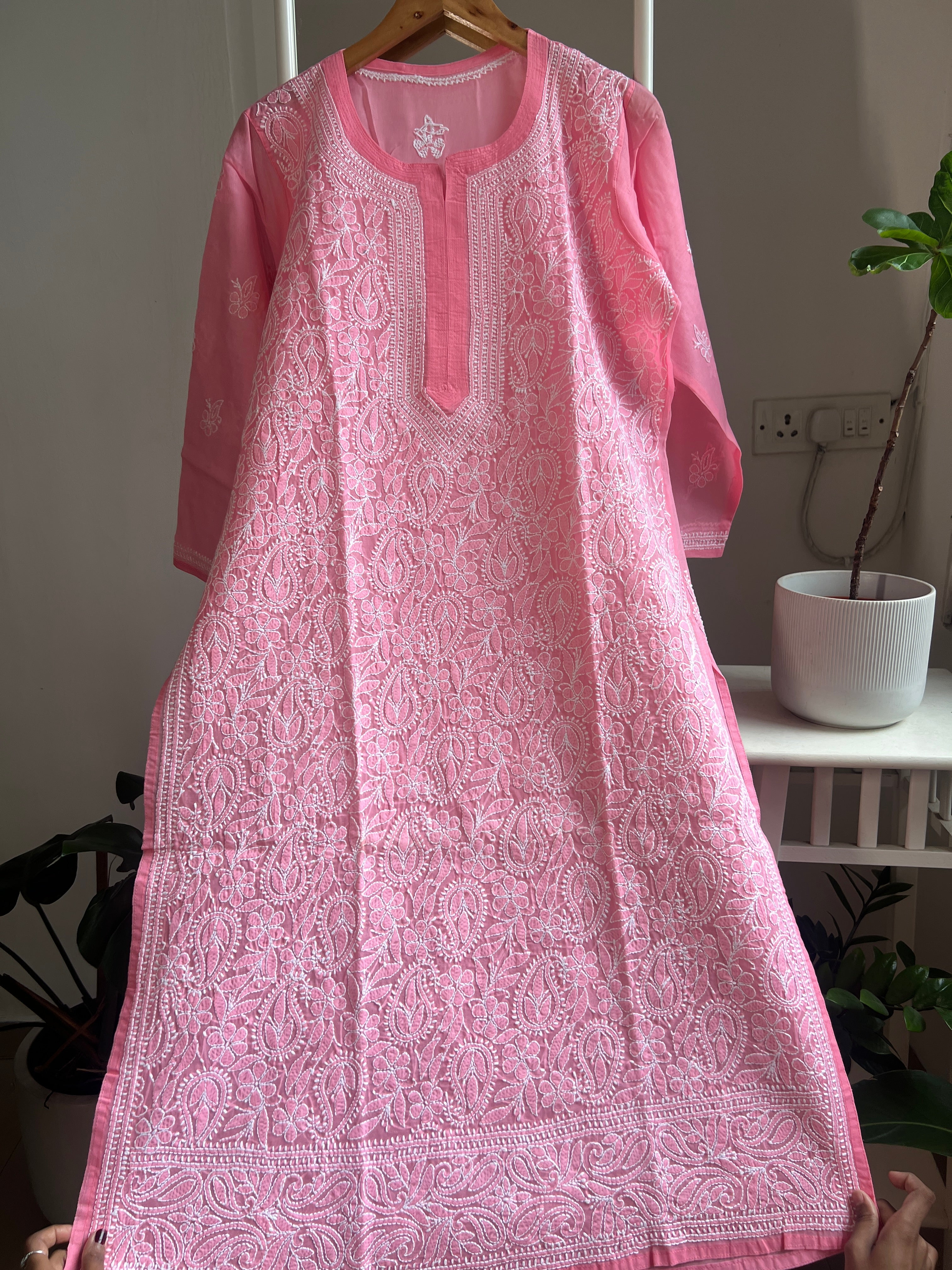 Cotton Chikankari Kurti - Pink -white thread work ARIAA CHIKANKARI 