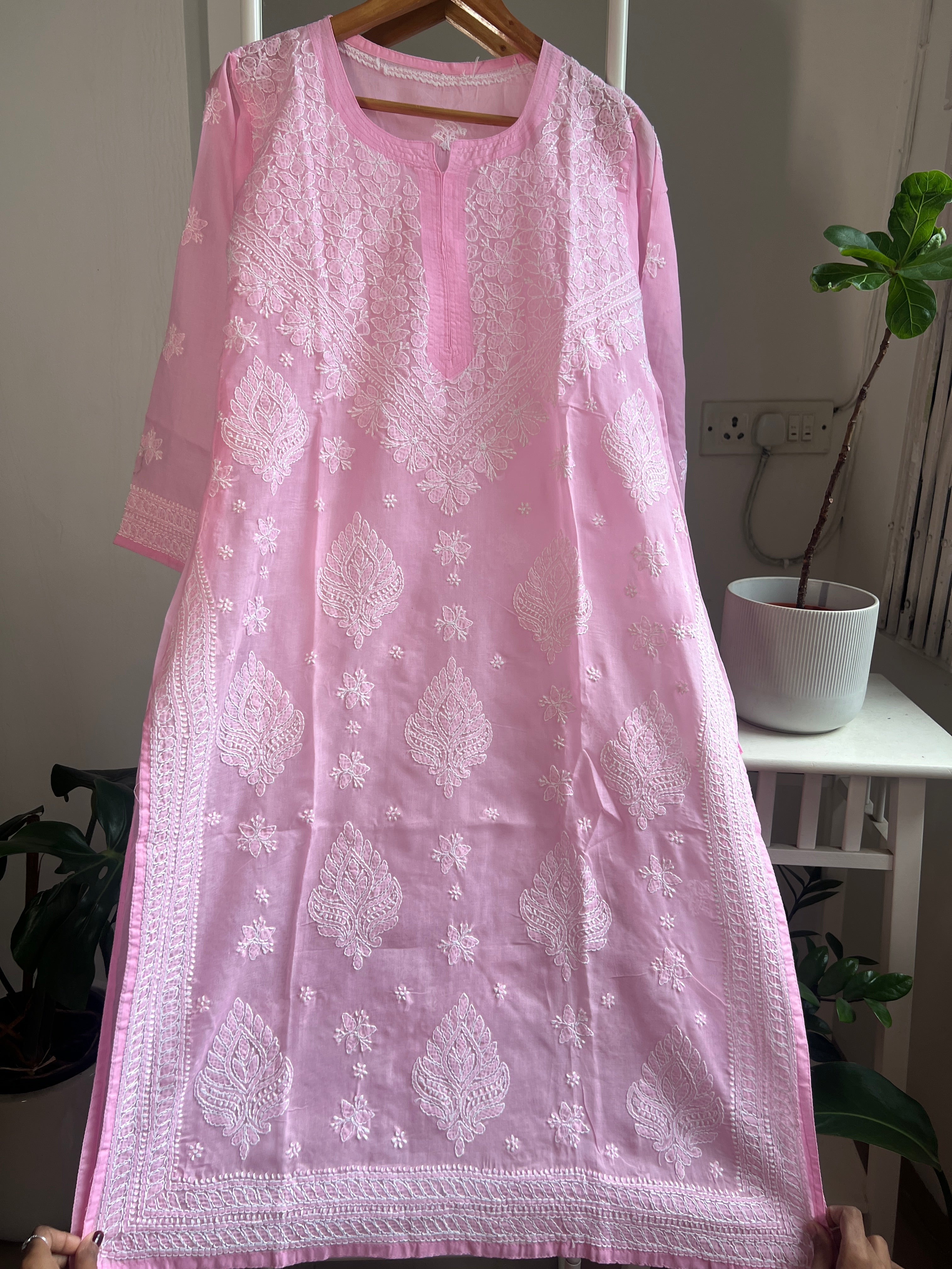 Cotton Chikankari Kurti - Pink -white thread work ARIAA CHIKANKARI 