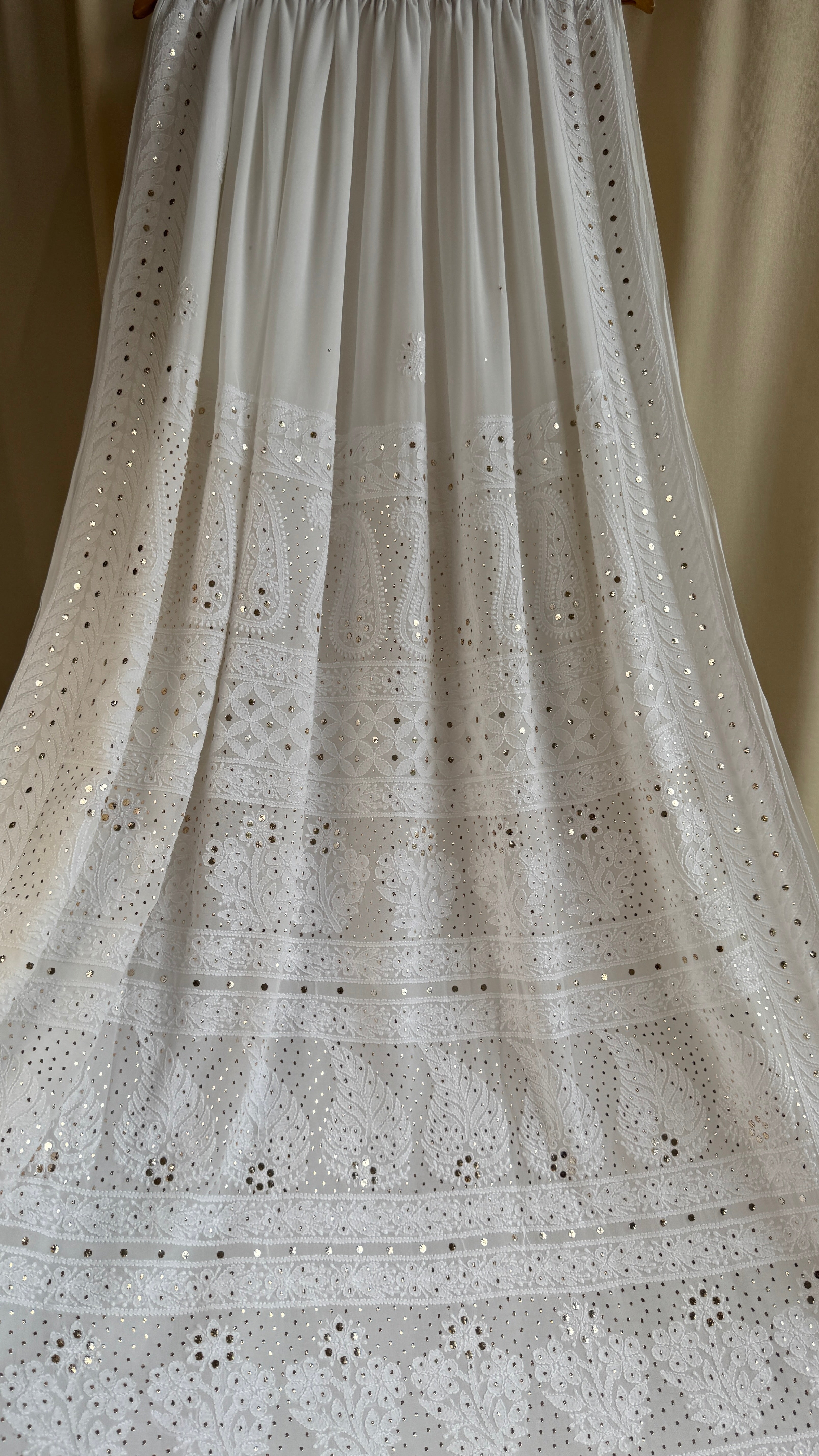 Viscose White Chikankari saree with Mukaish Work