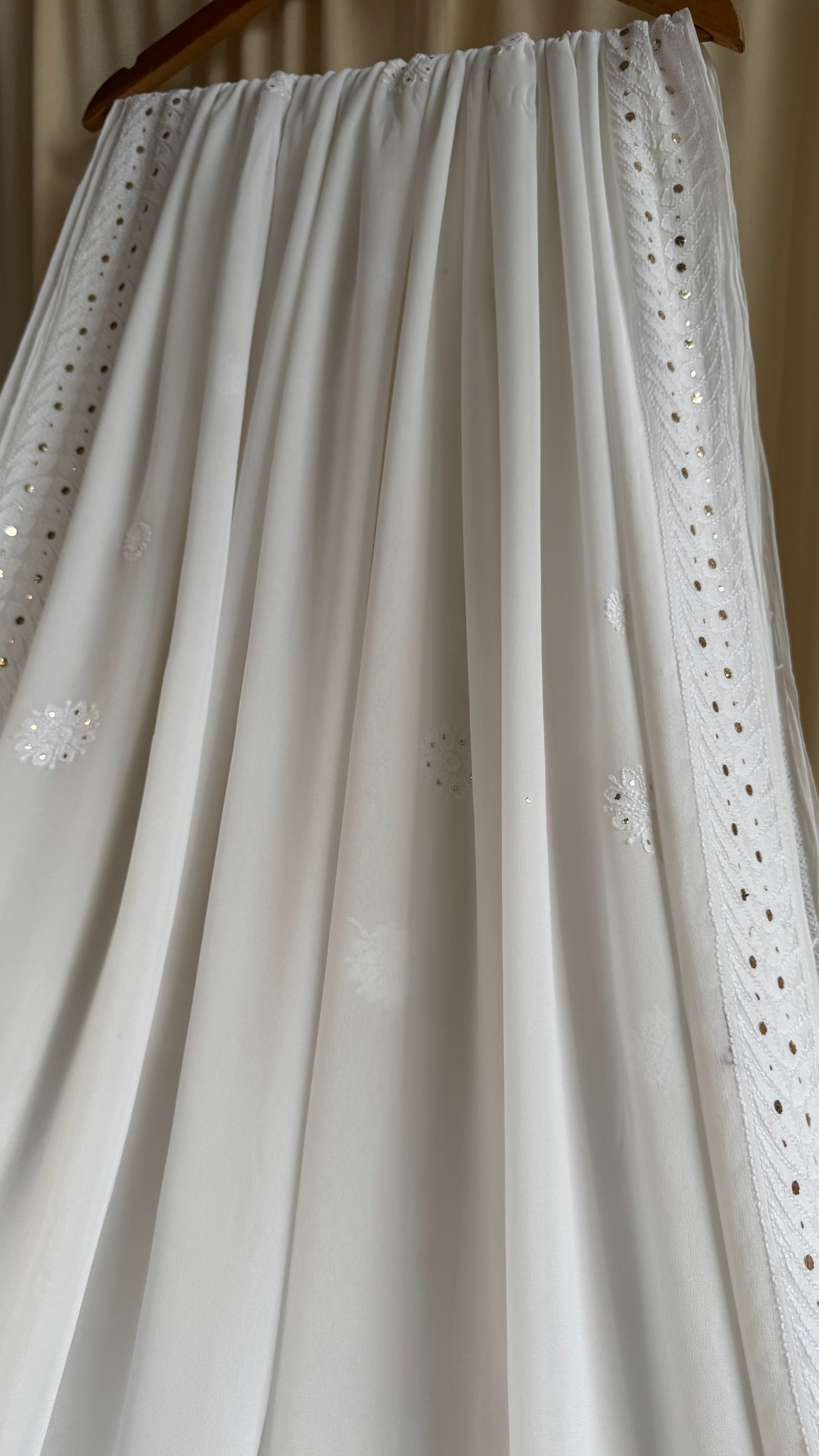 Viscose White Chikankari saree with Mukaish Work